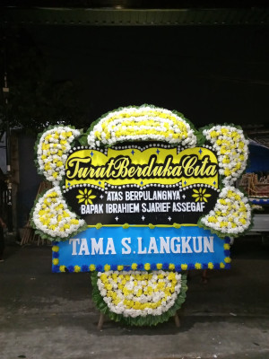 Papan Bunga Duka di Supiori Timur