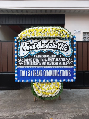 Papan Bunga Duka di Supiori Timur